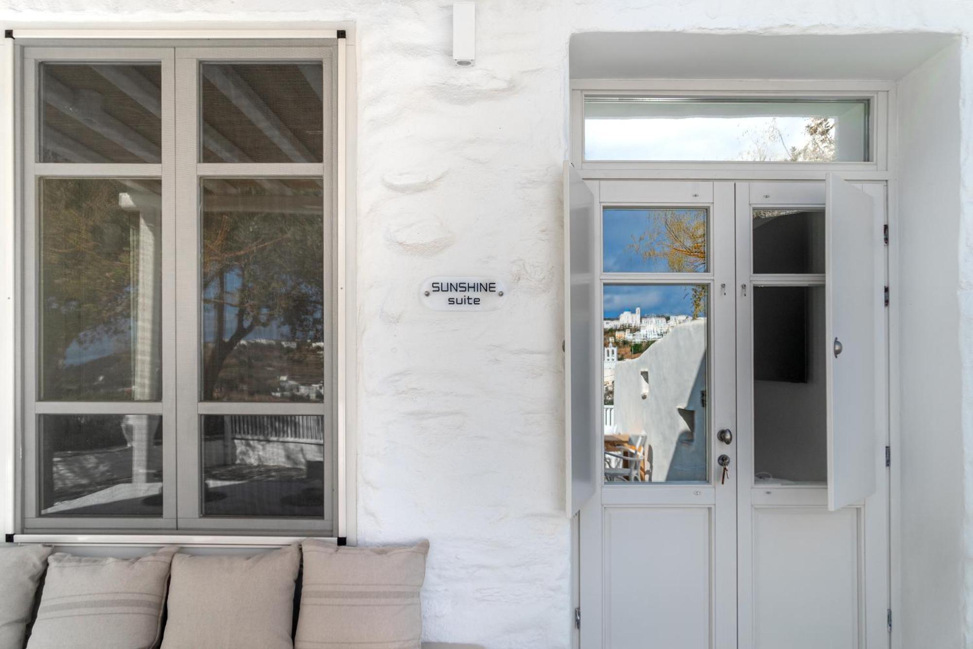 Rabagas Suites Luxury - In The Heart Of Sifnos 阿波罗尼亚 外观 照片